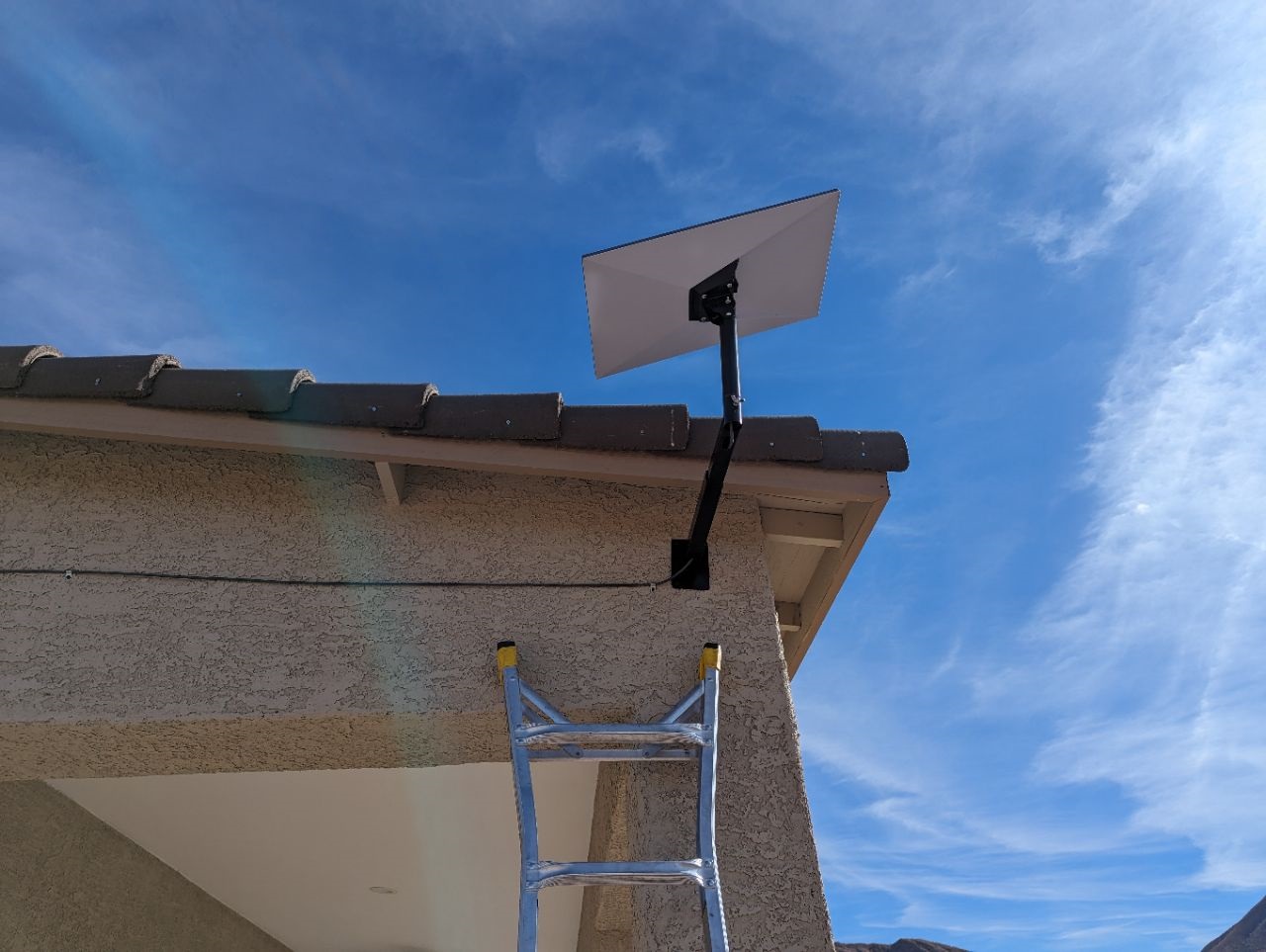 Extendable Long Wall Mount Starlink Installation